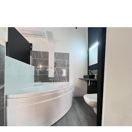 Charmant Studio Baignoire Narbonne Exterior photo