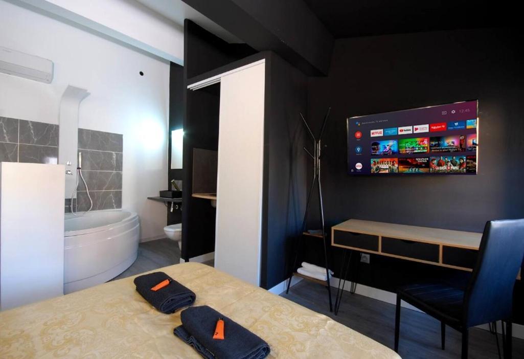 Charmant Studio Baignoire Narbonne Exterior photo